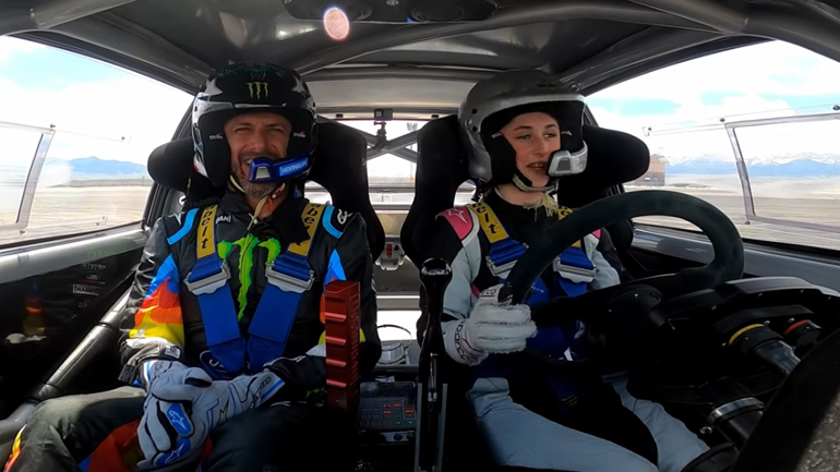 O Ken Block κάνει μαθήματα donuts στην κόρη του